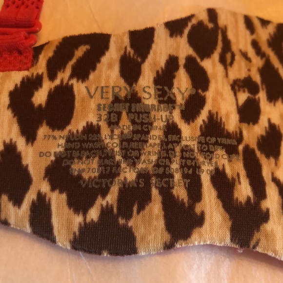 Victoria Secret Very Sexy Push Up Bra - 32B - $8 - Picture 5 of 5